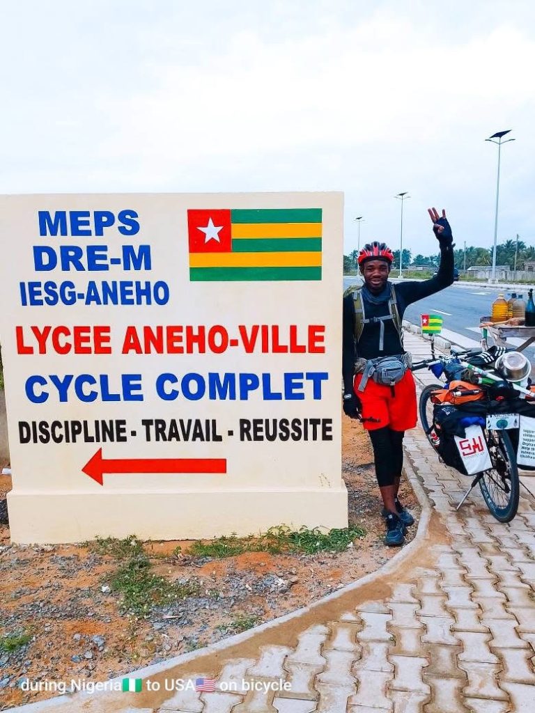 Emmiwuks made a quick stop at Lycée Aneho Ville as I journey from Lomé to the Aflao border