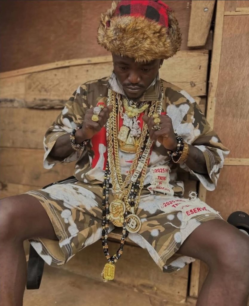 Portable Shows Off His New Gold Chains Collections